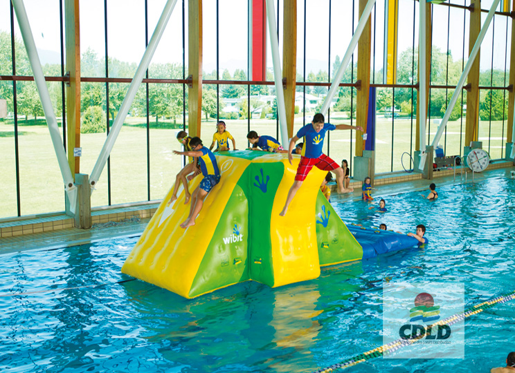action tower gonflable piscine